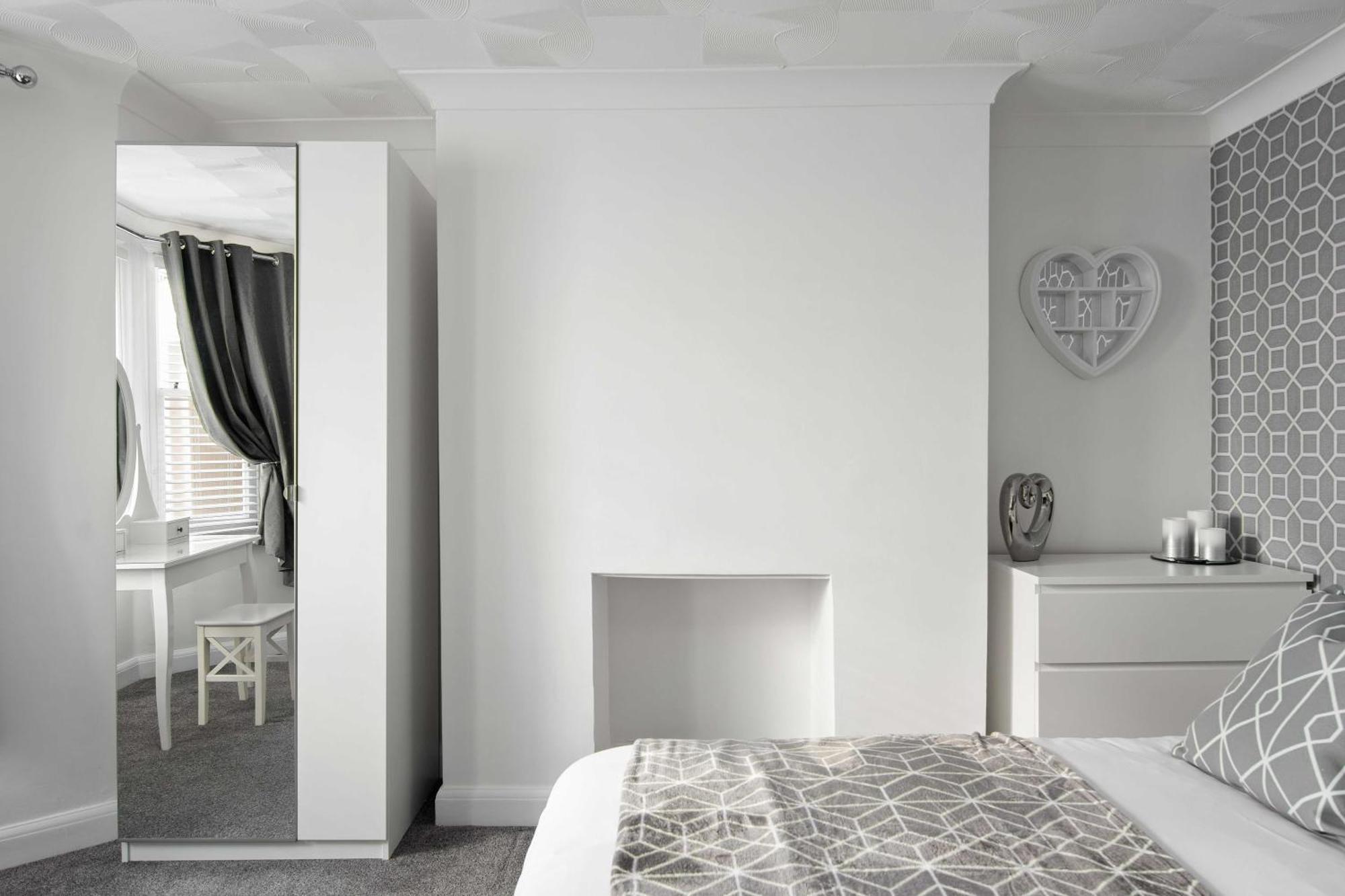 The Roost Group - Stylish Apartments Gravesend Room photo
